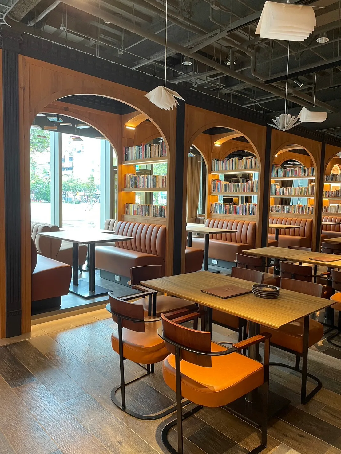 金色三麥桃園藝文店 24